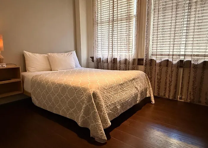 Resort: Touchstone Hotel - City Center